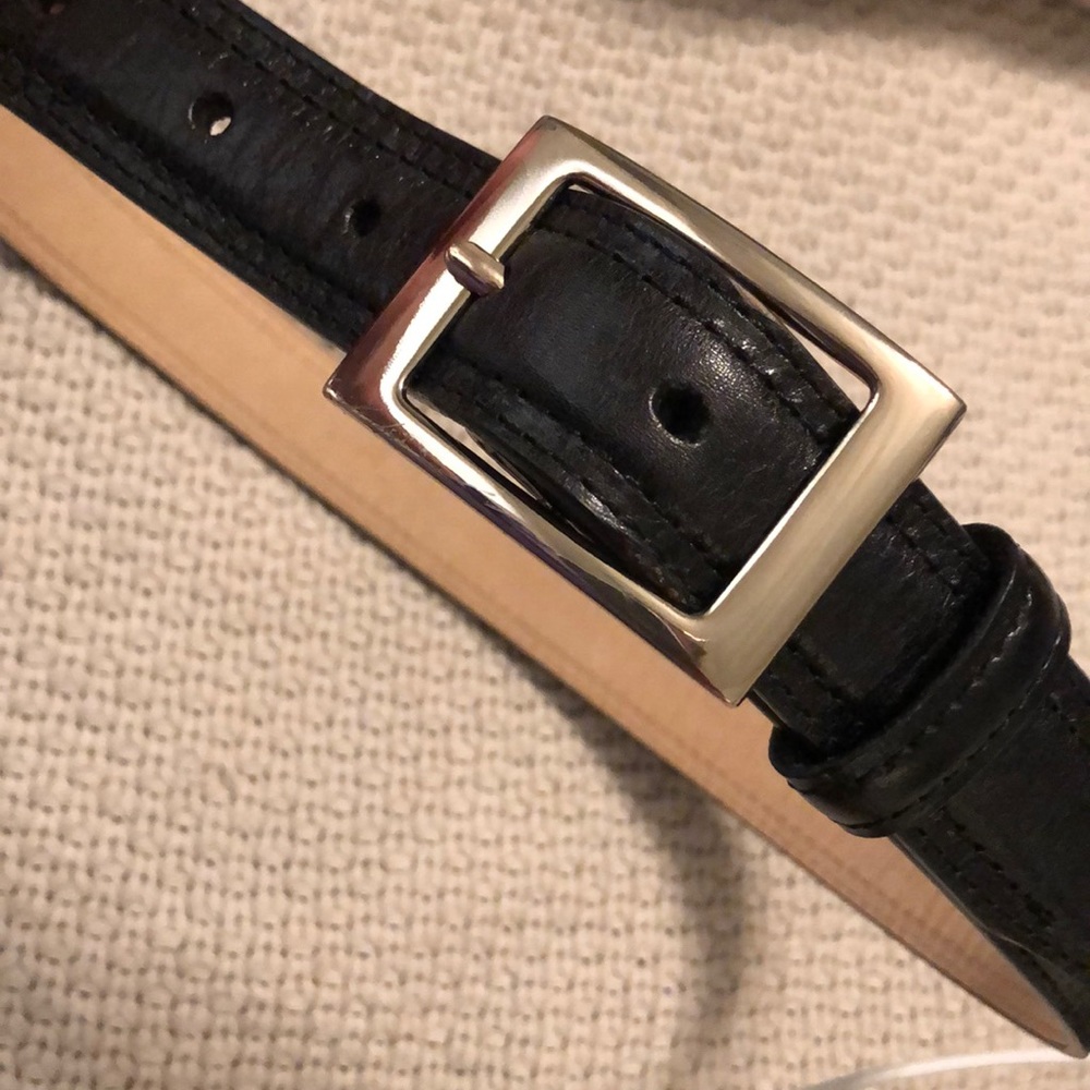 Boys black leather belt - Sz 26-28 - GUC